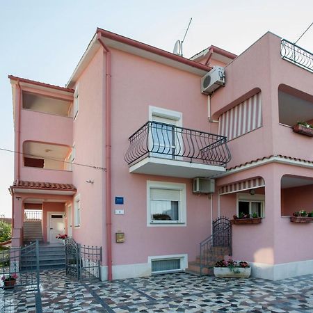 Apartments Zaharija 로비니 외부 사진