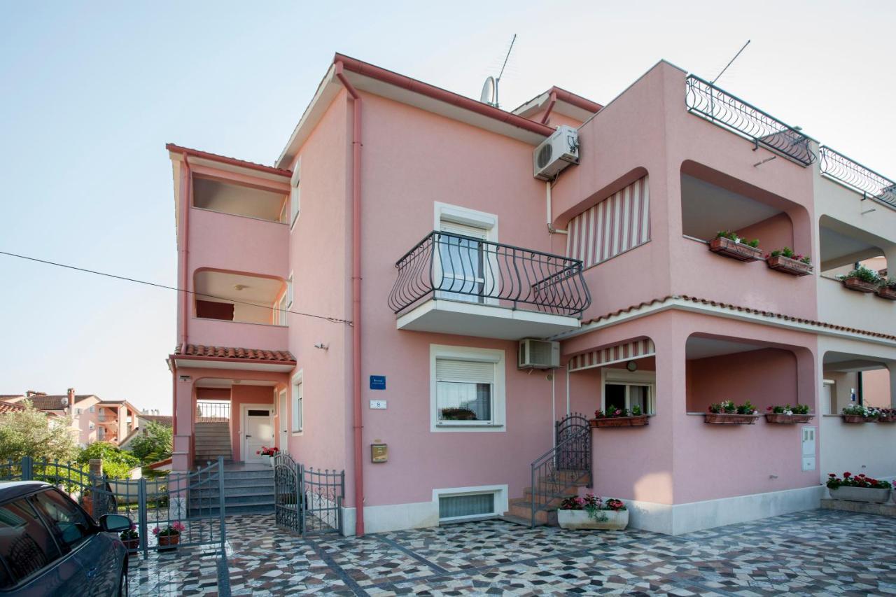 Apartments Zaharija 로비니 외부 사진